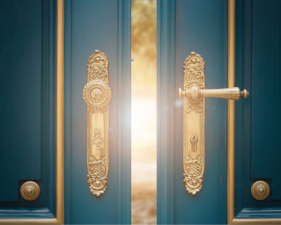 自己実現への「夏の扉」を探しにいこう！新国際部長からの必読メッセージ。